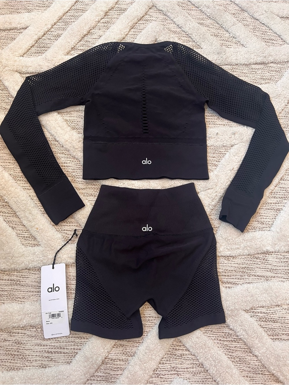 Set!(2)Alo Seamless Open Air Long Sleeve XS & Seamless HighWaist Short XXS Black - Picture 9 of 11